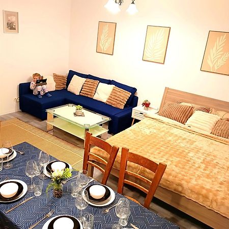 Family Apartments 2 Room'S Muerzzuschlag Bagian luar foto