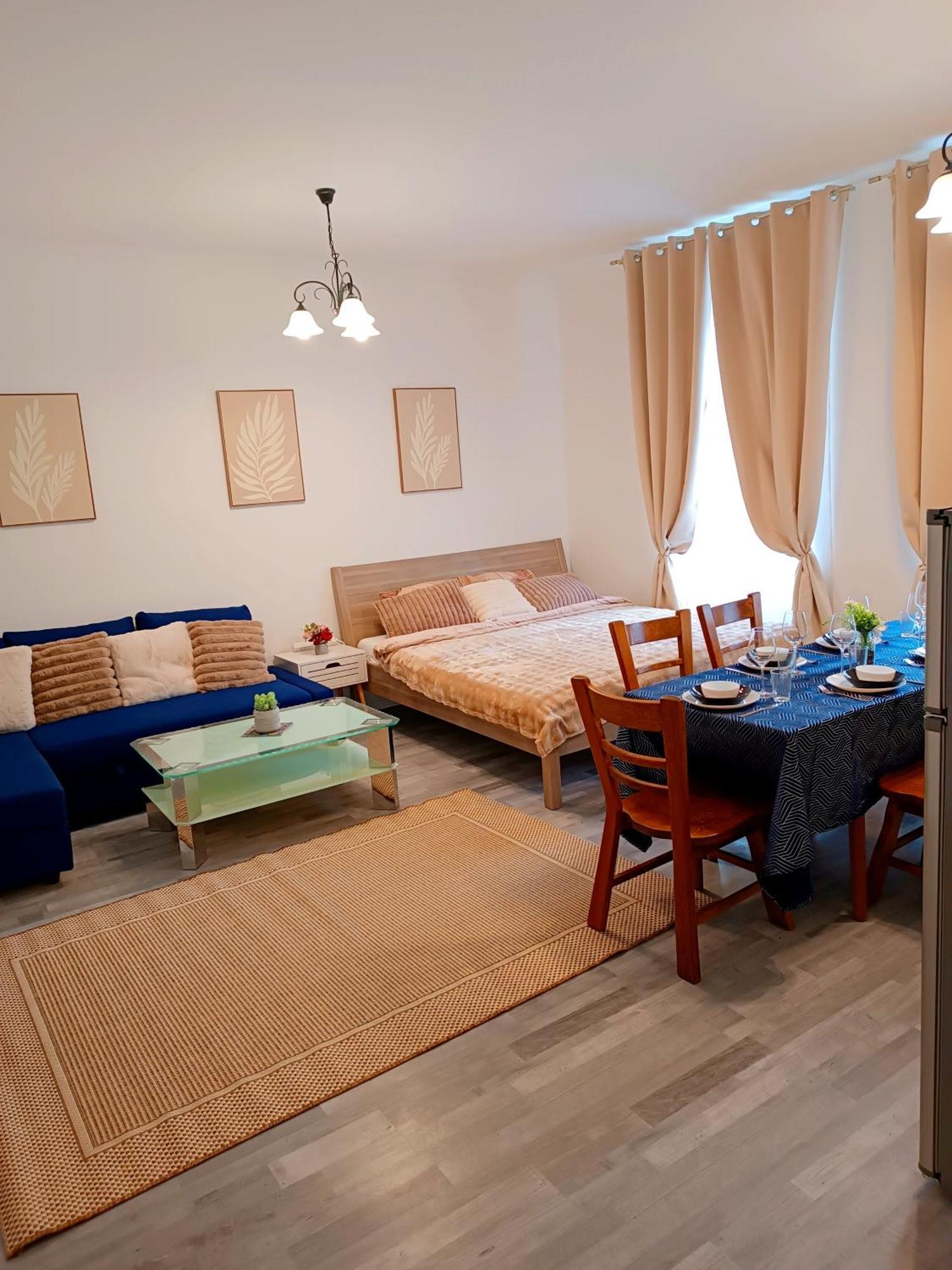 Family Apartments 2 Room'S Muerzzuschlag Bagian luar foto